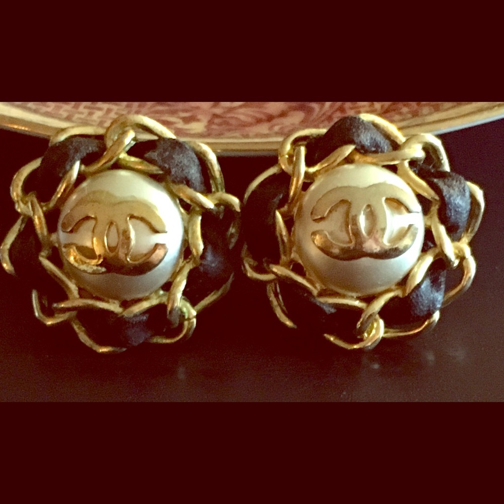 authentic vintage pair of Chanel clip on earrings.